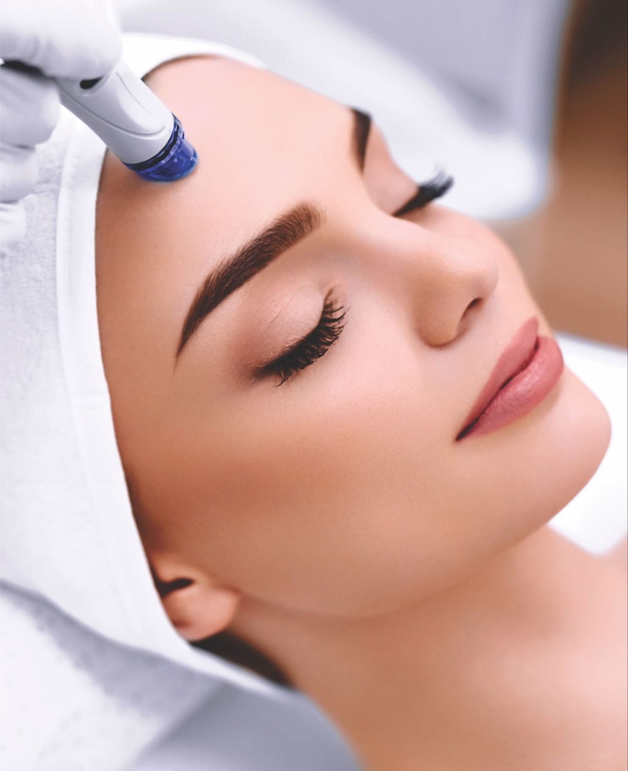 Французский скульптурный массаж лица 